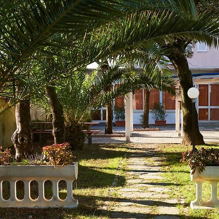 Hotel Mirage Marina di Pietrasanta Kültér fotó