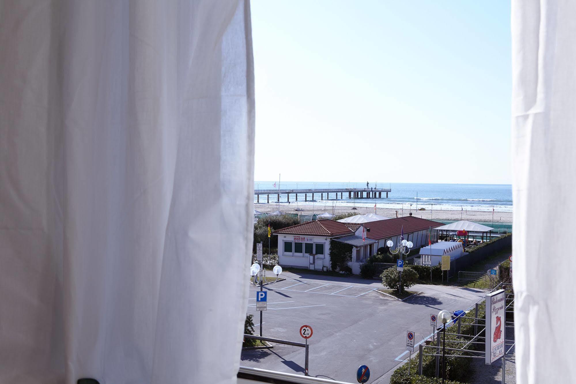 Hotel Mirage Marina di Pietrasanta Kültér fotó