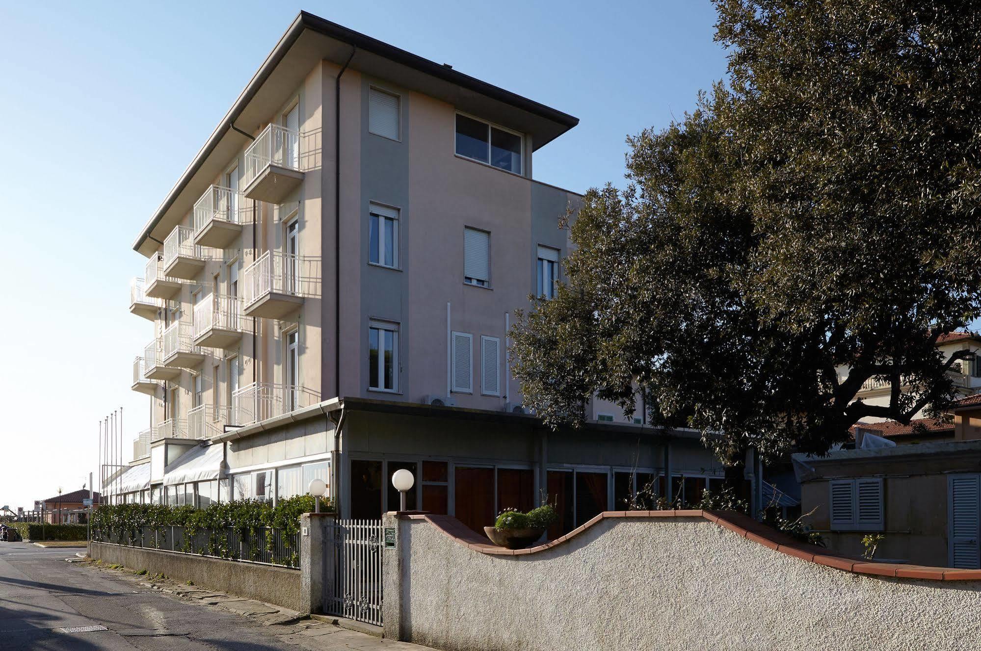 Hotel Mirage Marina di Pietrasanta Kültér fotó