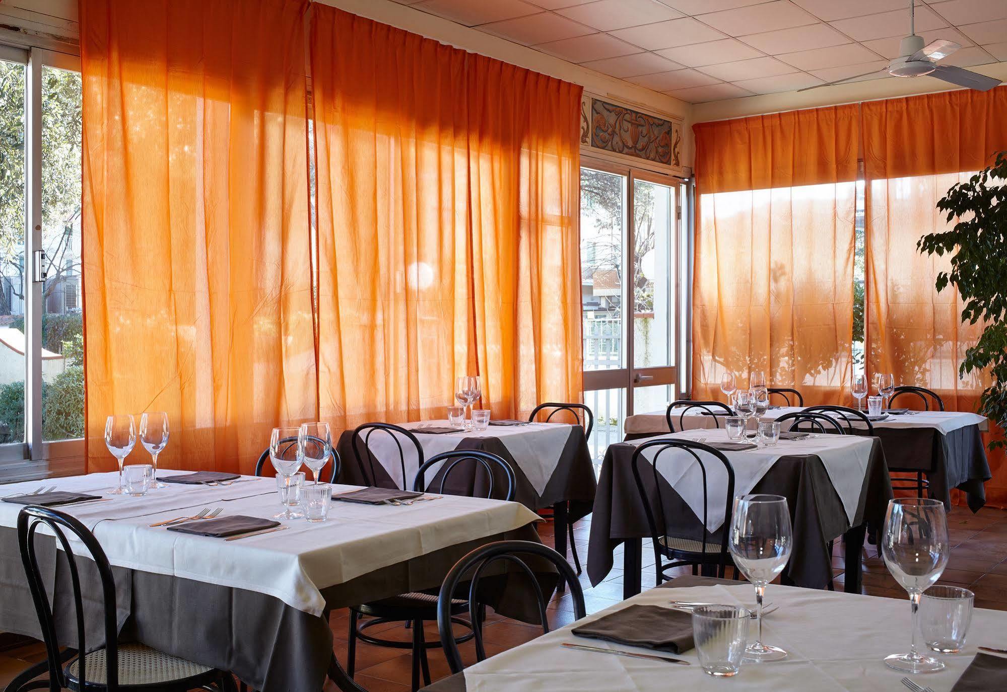 Hotel Mirage Marina di Pietrasanta Kültér fotó